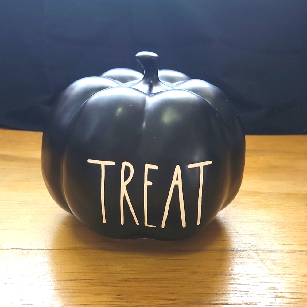 Rae Dunn Pumpkin
